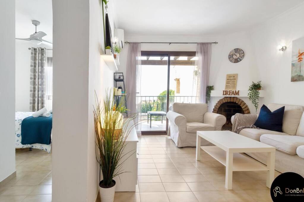 Sea View Apartment In Benalmadena La Capellania Exterior photo